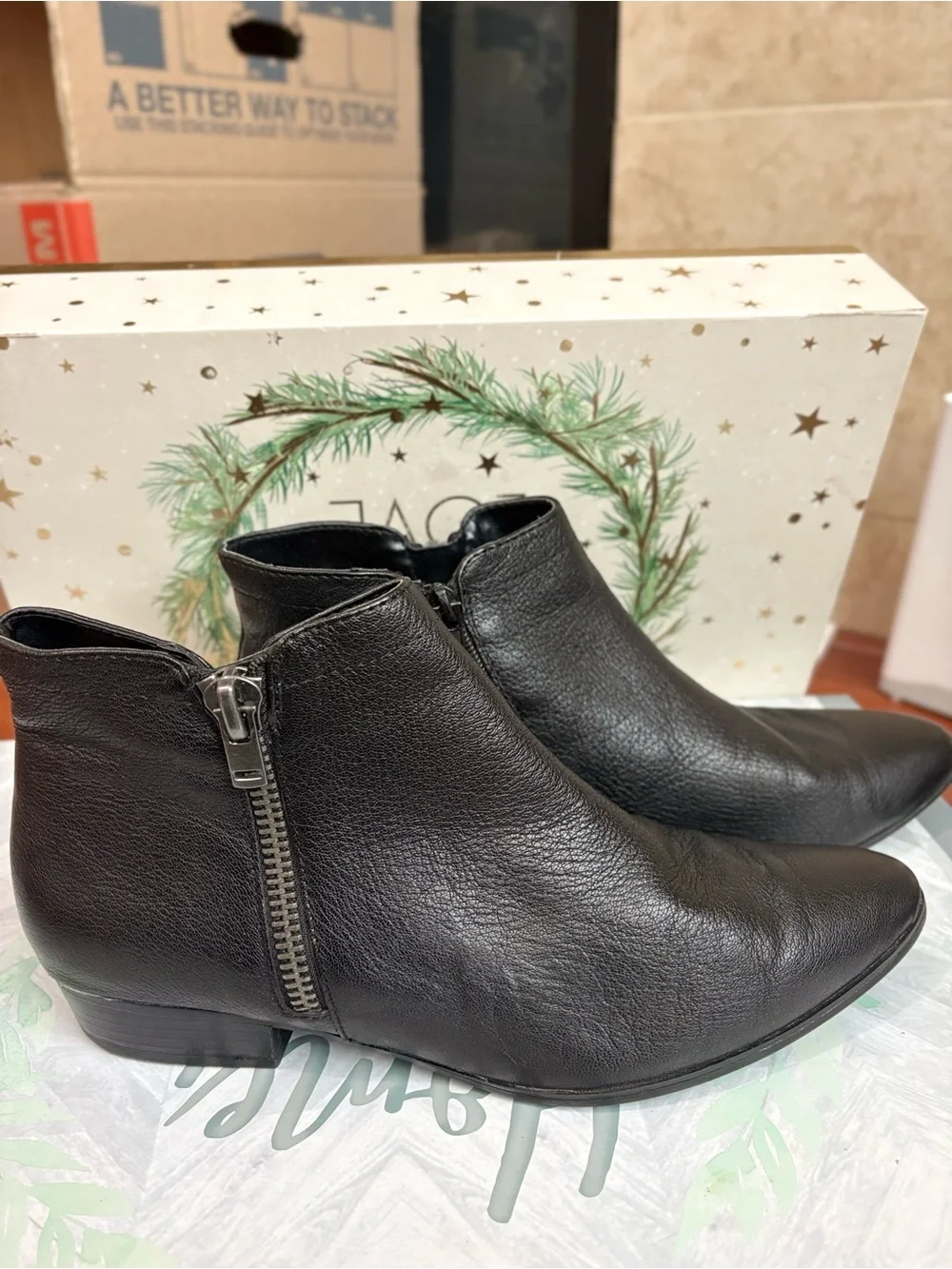 Naturalizer Black Leather Pointed Toe Ankle Booties with Side Zips